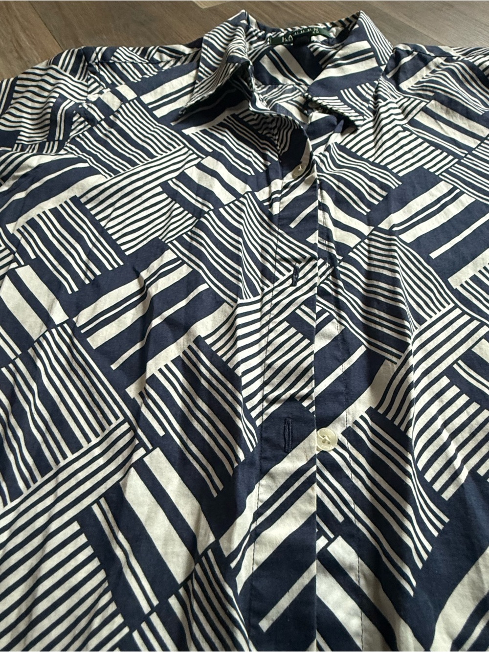 Ralph Lauren Navy and White Geometric Print Button-Down Shirt 100% Cotton size M - Picture 2 of 6